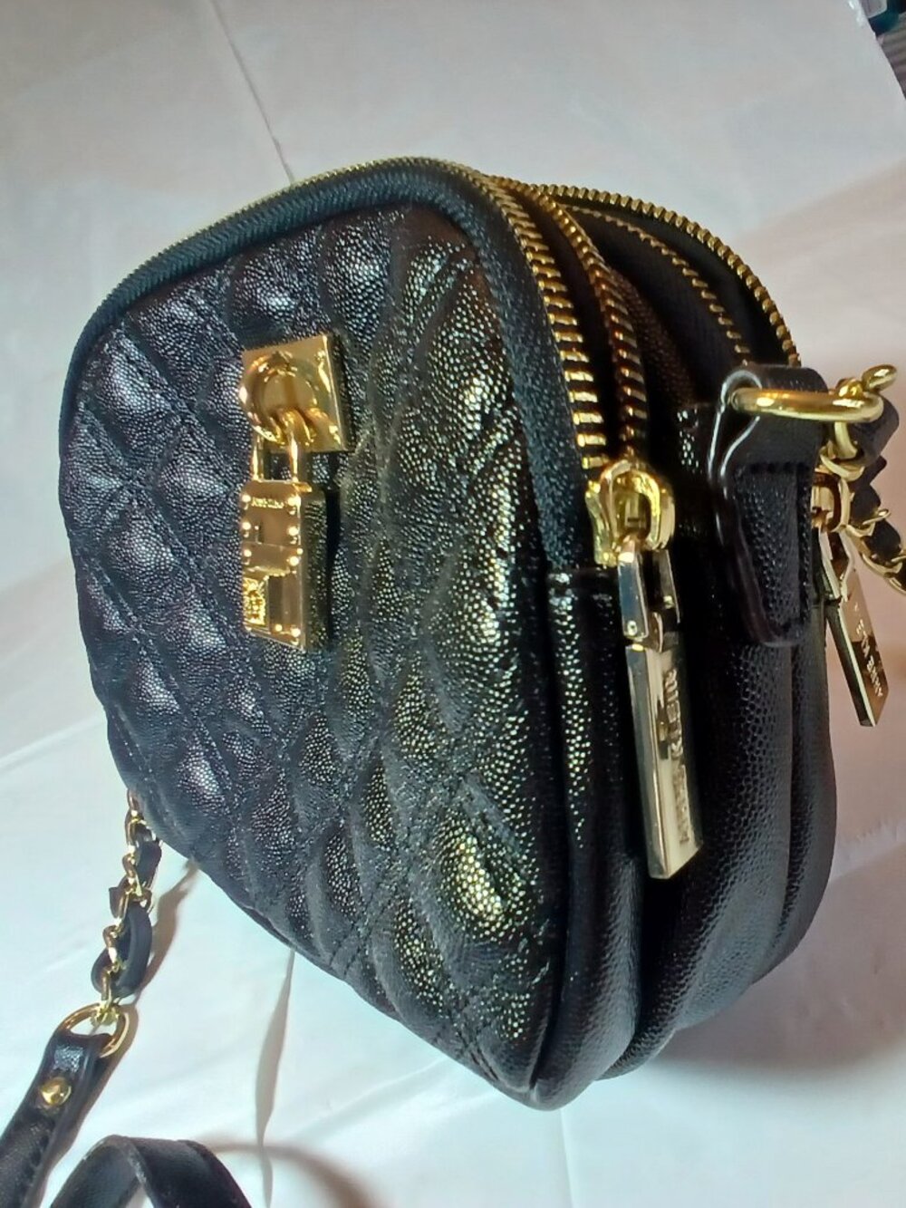 Anne Klein Crossbody Bag Black (Faux Leather) with Gold chain - Picture 3 of 11
